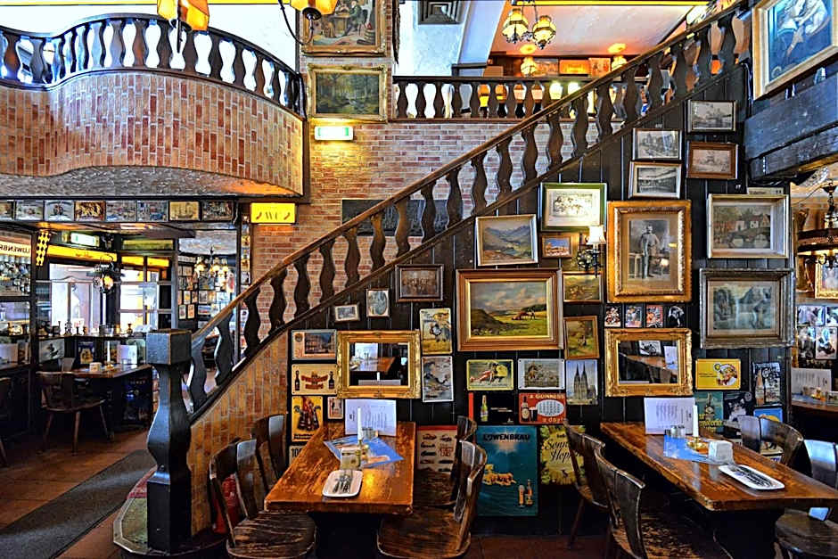 Hotel und Restaurant Lowenbrau Koln