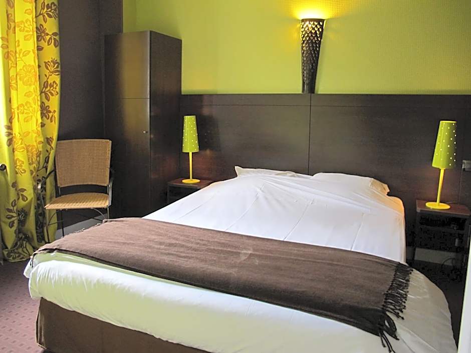 Logis Hôtel Deshors-Foujanet