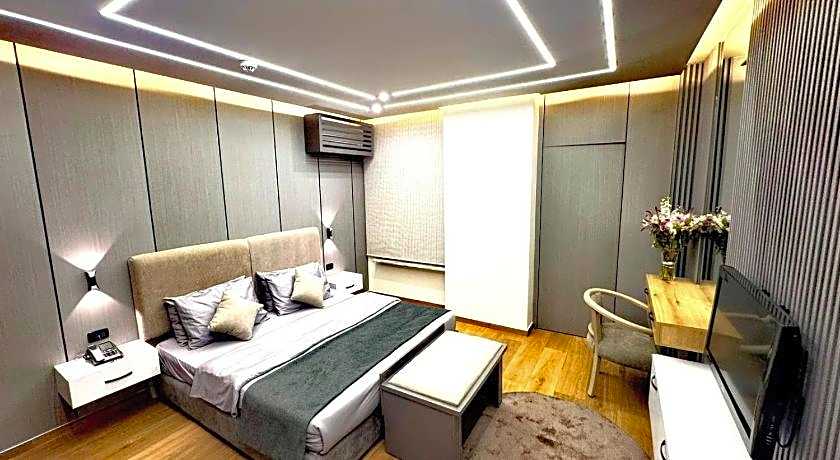 Queens Suite Hotel