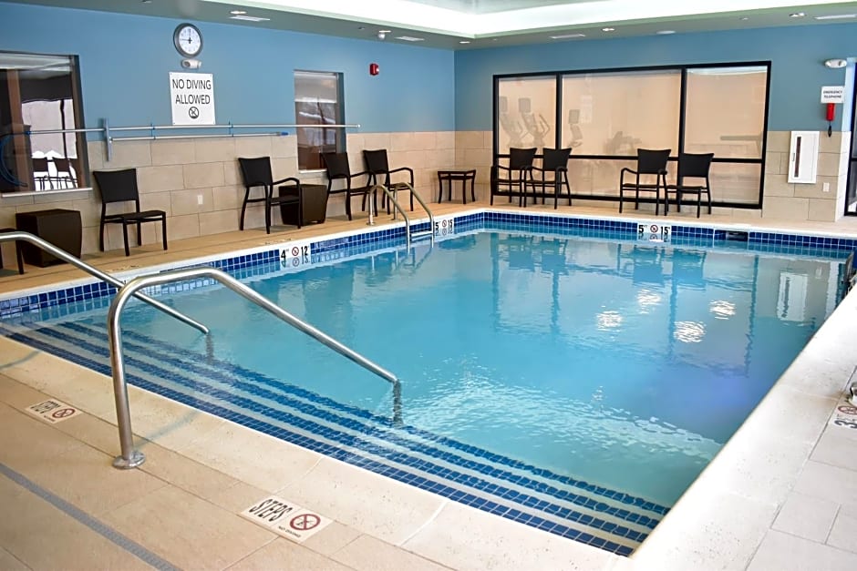 Holiday Inn Express And Suites Boston South - Randolph By IHG