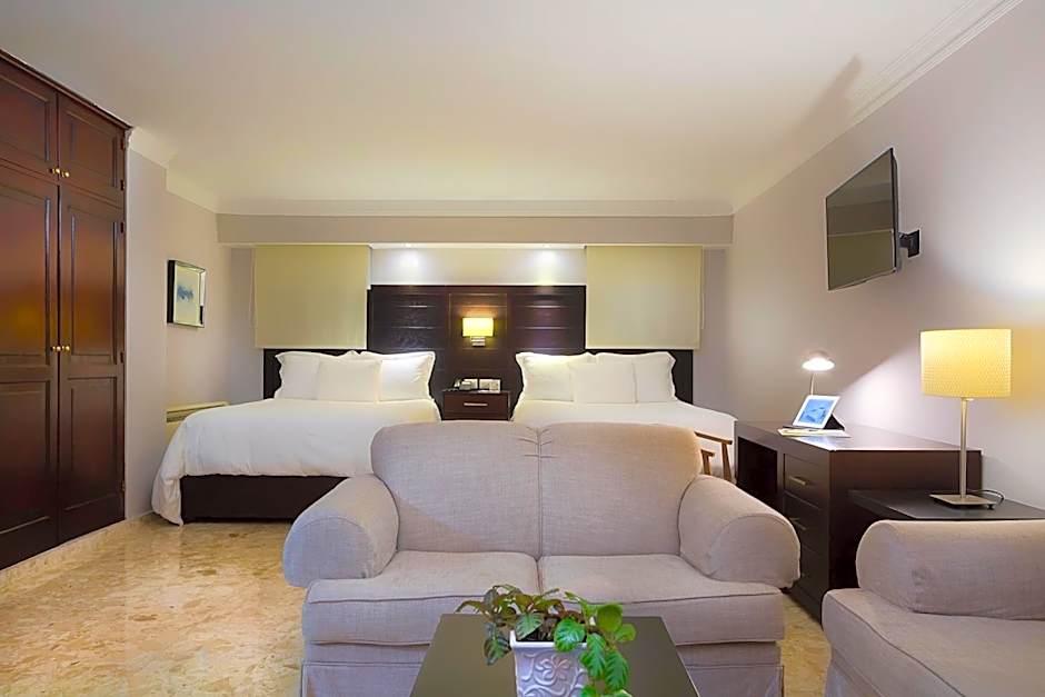 Plaza Florida Suites