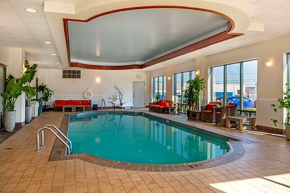 Comfort Inn & Suites Logan International Airport