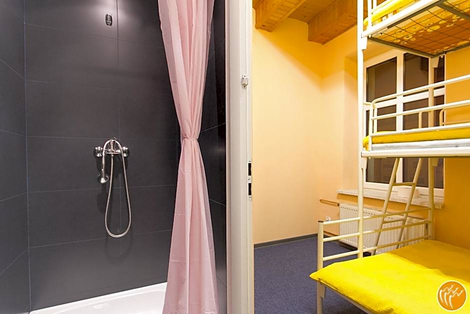 3 Bros' Hostel Cieszyn