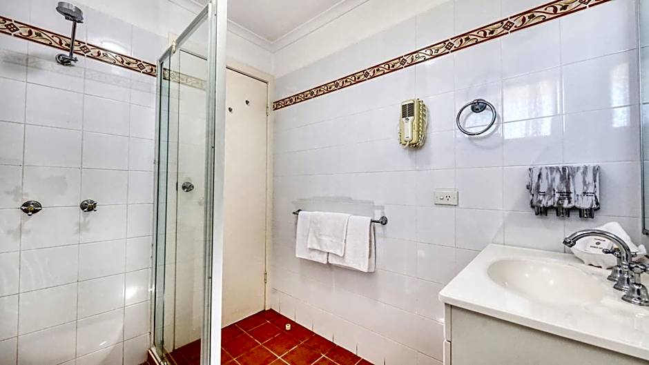 Top of the Town Motel