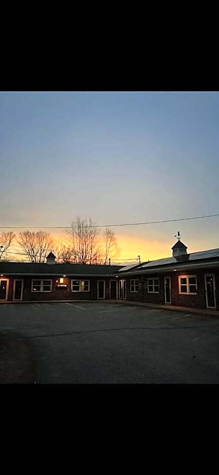 Midway Lodging