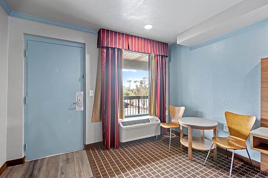 Regency Inn Near Boardwalk & Hurlburt Field
