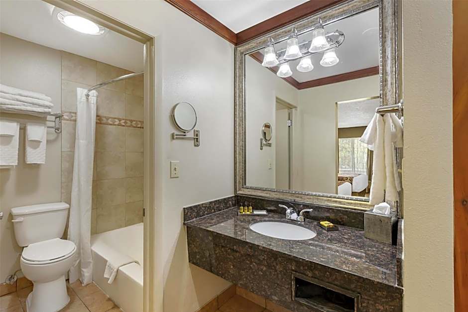 Best Western Plus Greenwell Inn