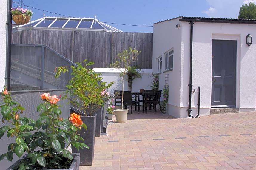 Cliftons Guest House