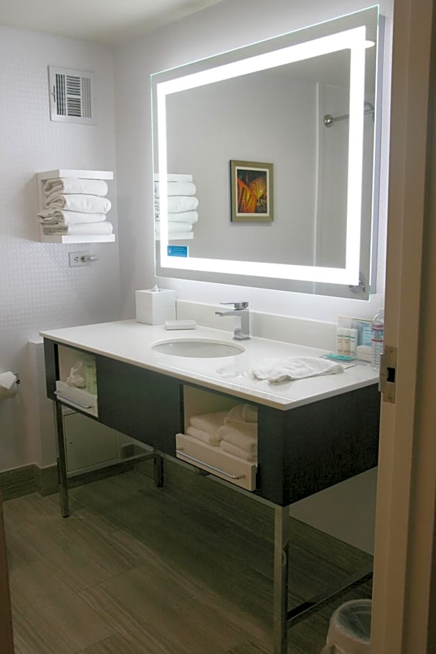 Hampton Inn Tropicana