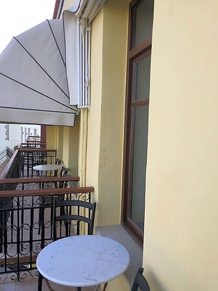 Porto Enetiko Suites