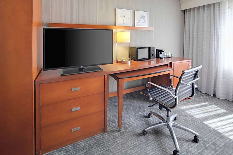 Courtyard by Marriott Cleveland Beachwood