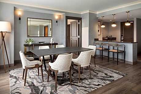 Luxury Suite