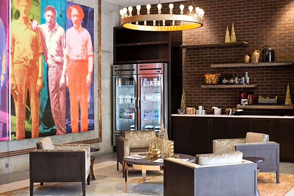 Hotel Indigo Tulsa DWTN/Entertainment Area