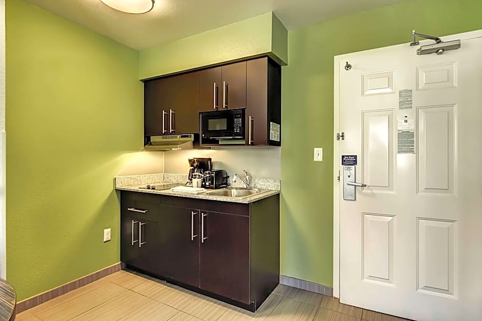 Studio 6-East Brunswick, NJ - NYC Area