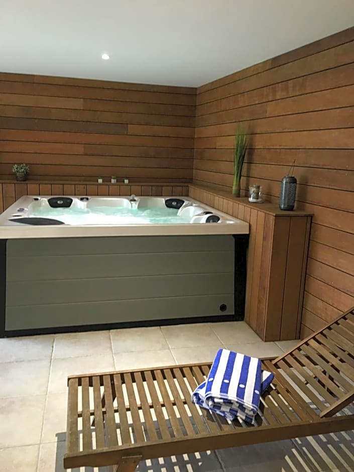 Logis Hotel La Bastide des Monges