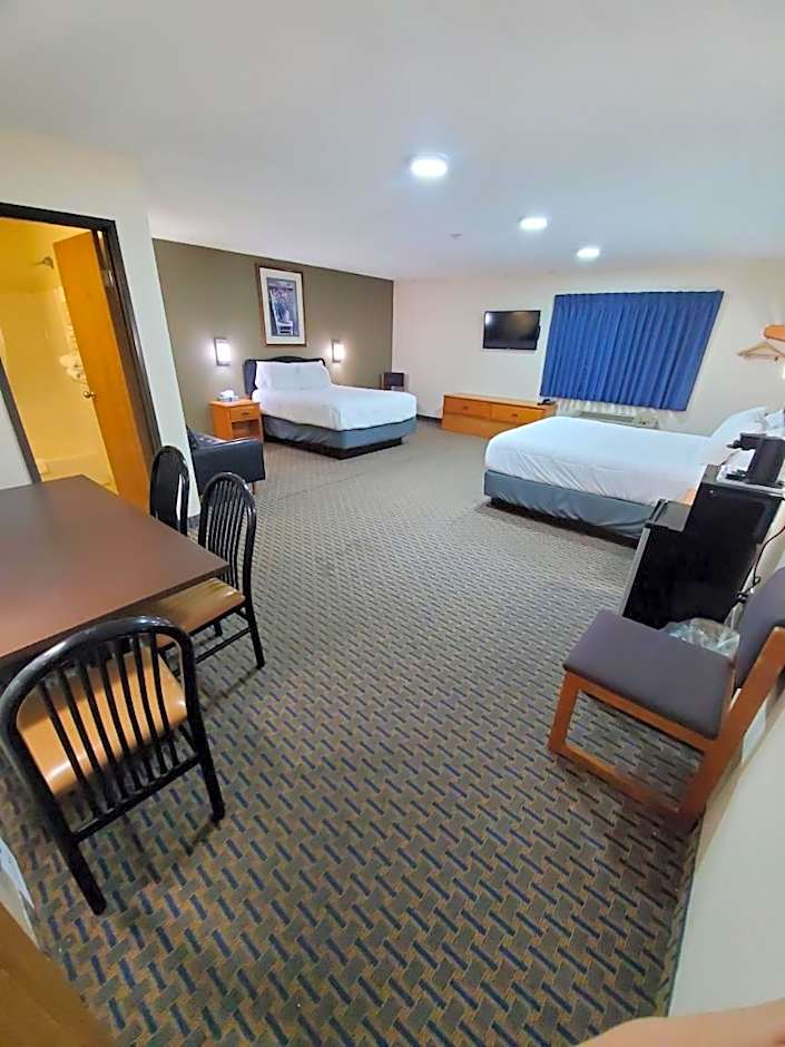 Hibbing Inn and Suites
