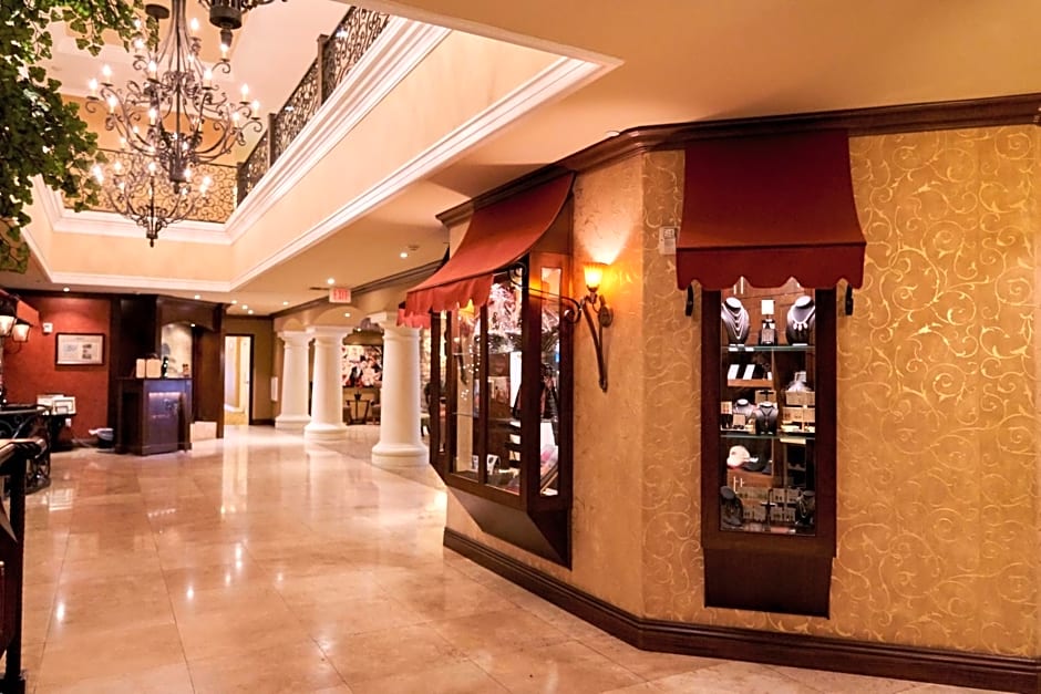 La Bellasera Hotel & Suites
