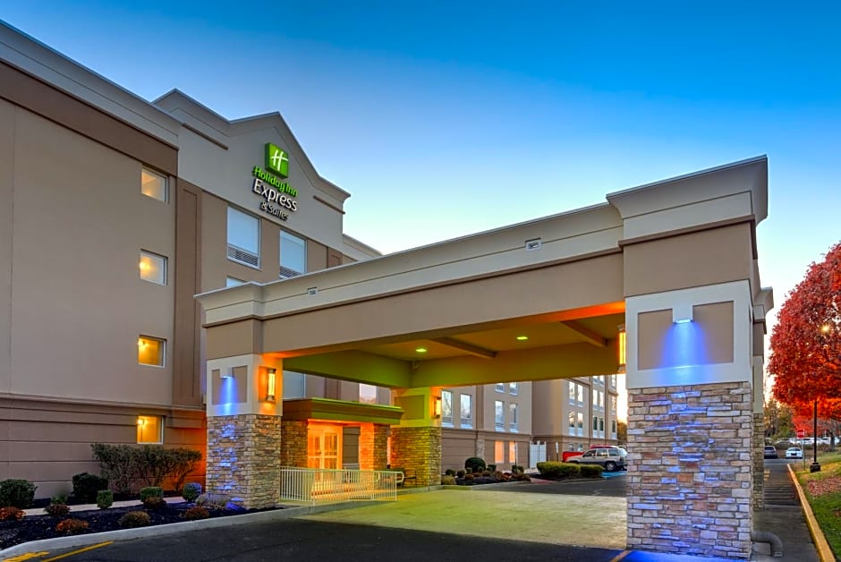 Holiday Inn Express & Suites West Long Branch - Eatontown