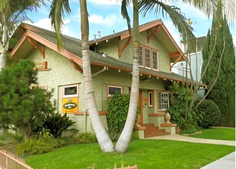 Beachrunners Inn