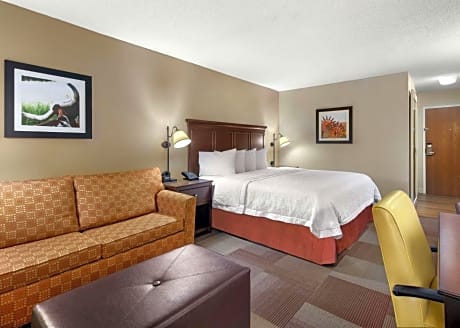 King Room with Sofa Bed and Study - Non-Smoking
