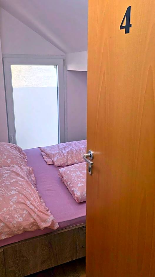 Bled Lesce station rooms and depo