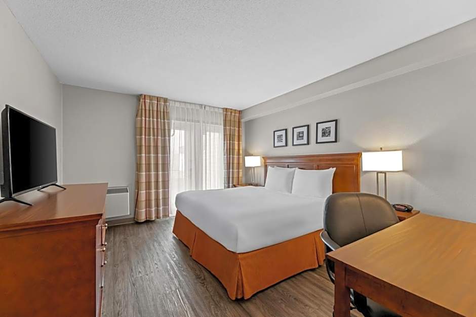 Travelodge Suites by Wyndham Regina - Eastgate Bay
