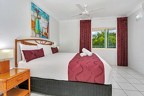 Superior One-Bedroom Apartment with Free Car Rental & Free Airport Transfers