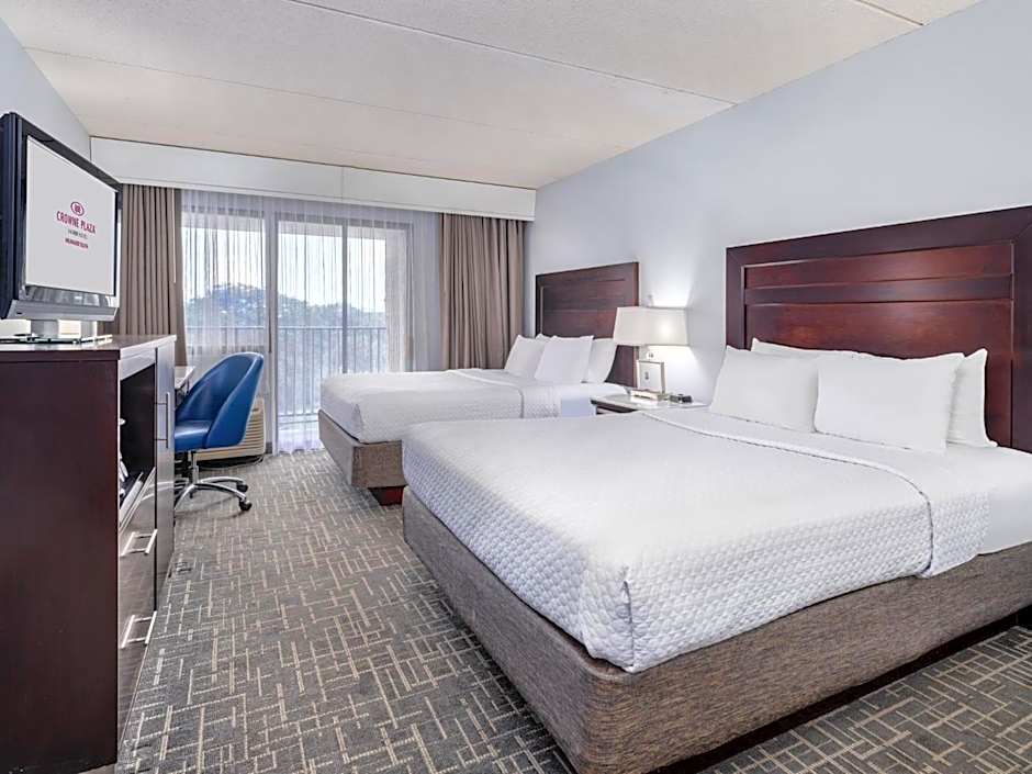 Crowne Plaza Milwaukee Airport by IHG