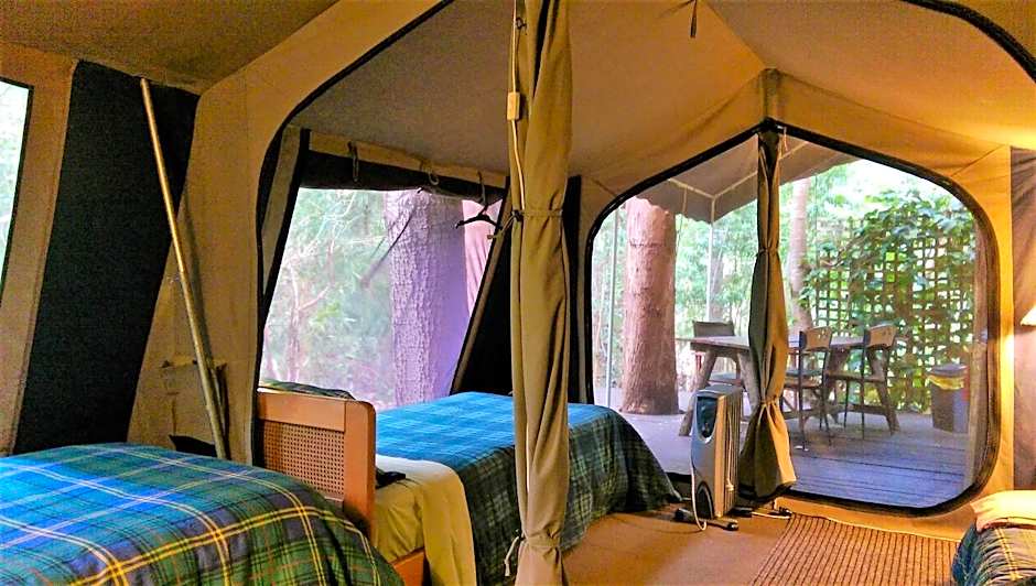 Black Cockatoo Lodge