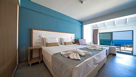 Family Room with Sea View