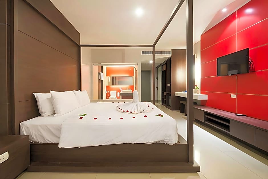 Alfresco Phuket Hotel
