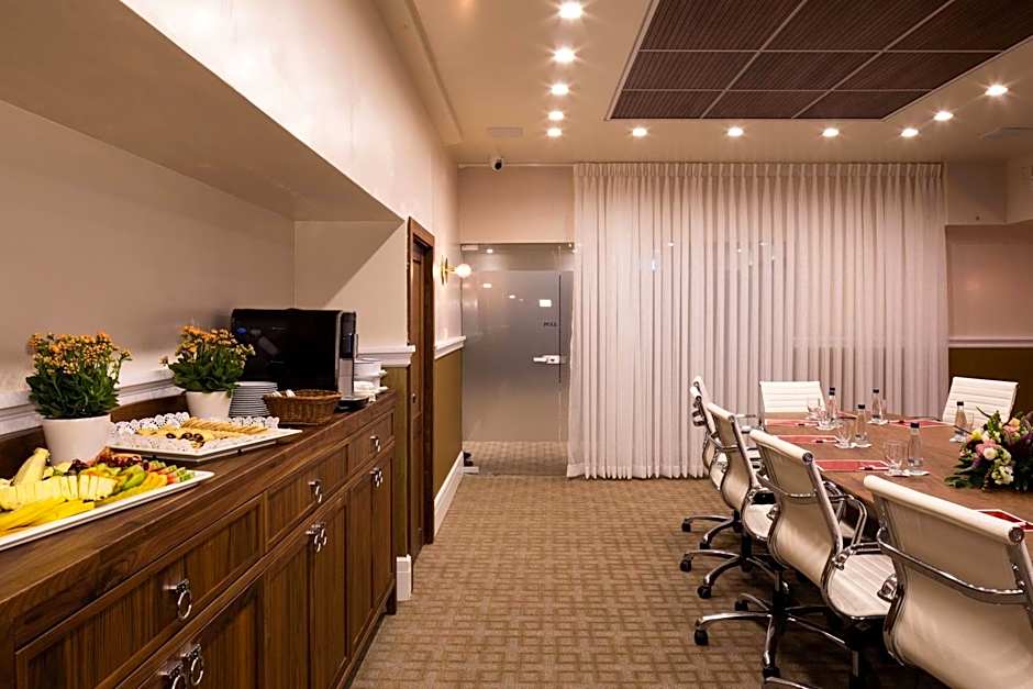 Ramada Jerusalem Hotel