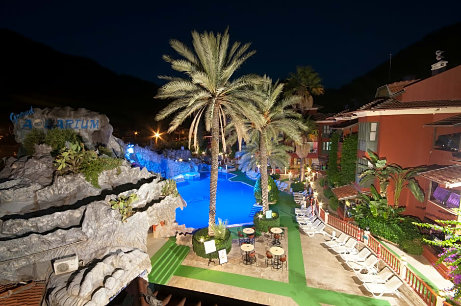 Grand Aquarium Apart