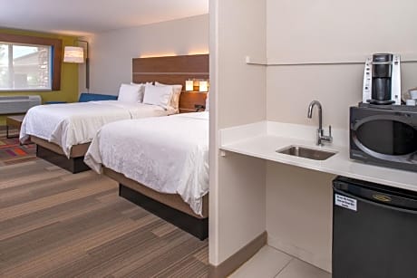 Standard Room with Two Queen Beds