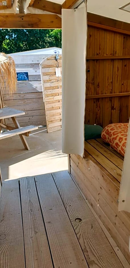 Gîte en bois proche du zoo ,vue sur le ciel en dormant