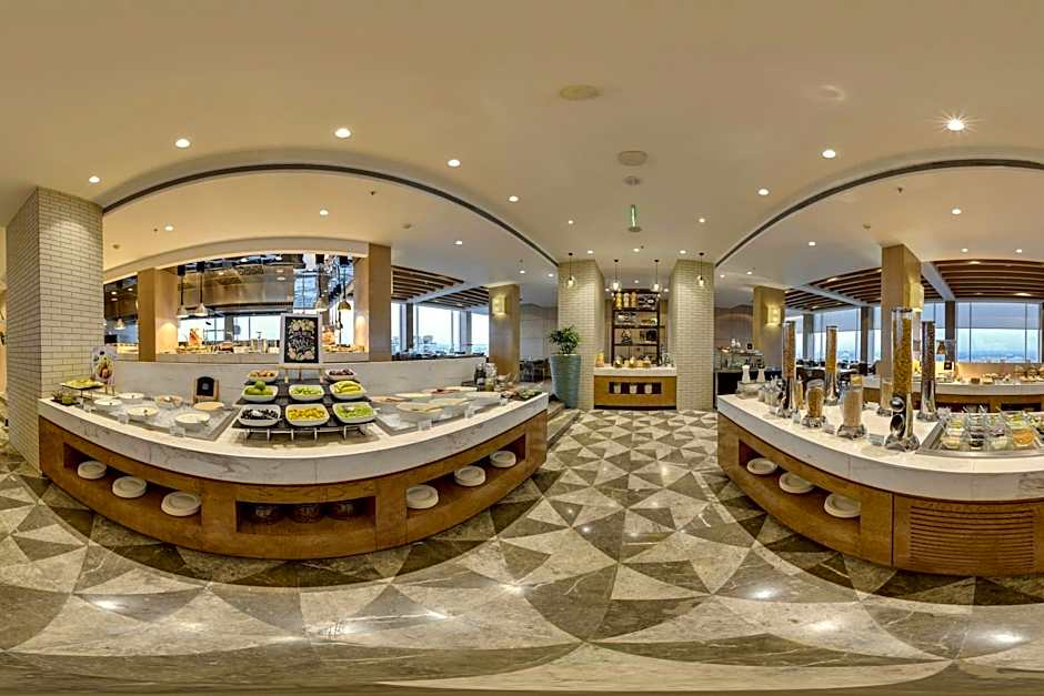 Renaissance by Marriott Lucknow Hotel