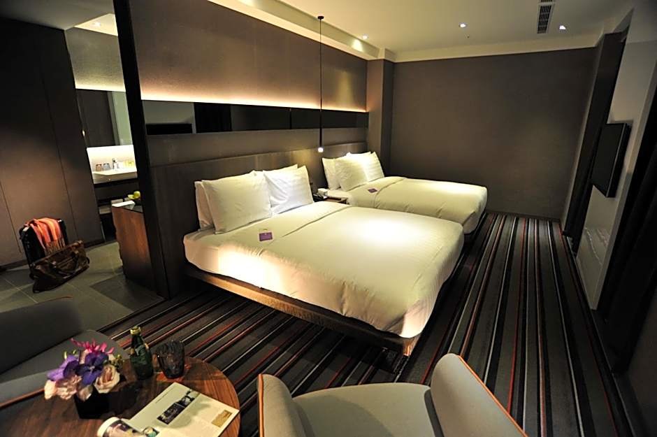Photo 1 of 8 of Premier 2 Queen Beds