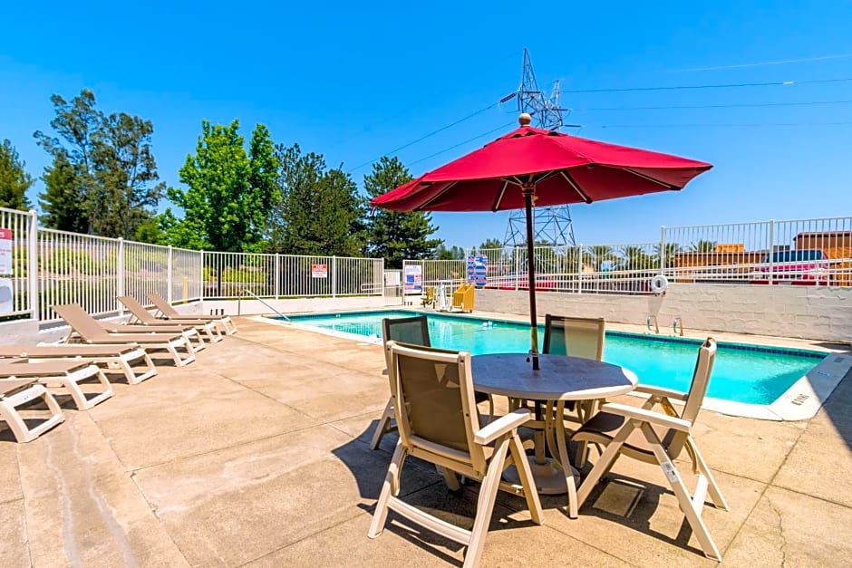 Motel 6-Redding, CA - Central