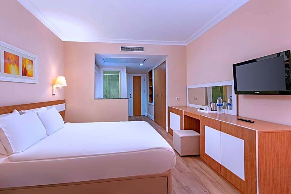 Dobedan World Palace