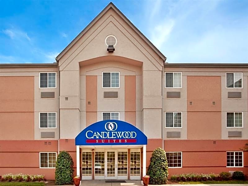 Candlewood Suites Richmond - South, an IHG Hotel