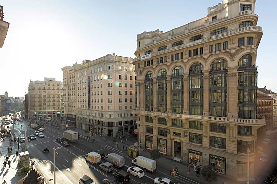 Petit Palace Triball