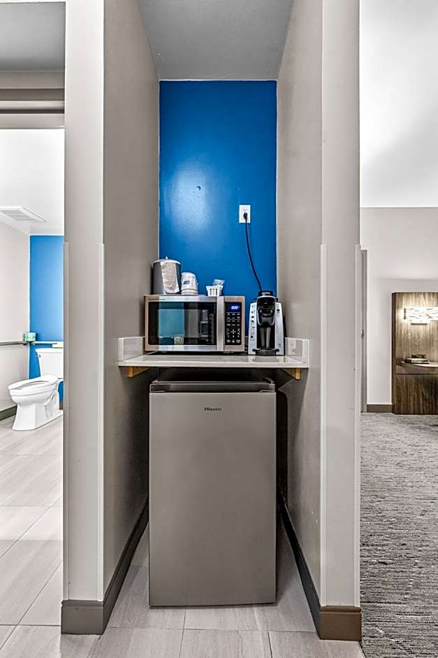 Holiday Inn Express Carneys Point New Jersey Turnpike Exit 1 By IHG