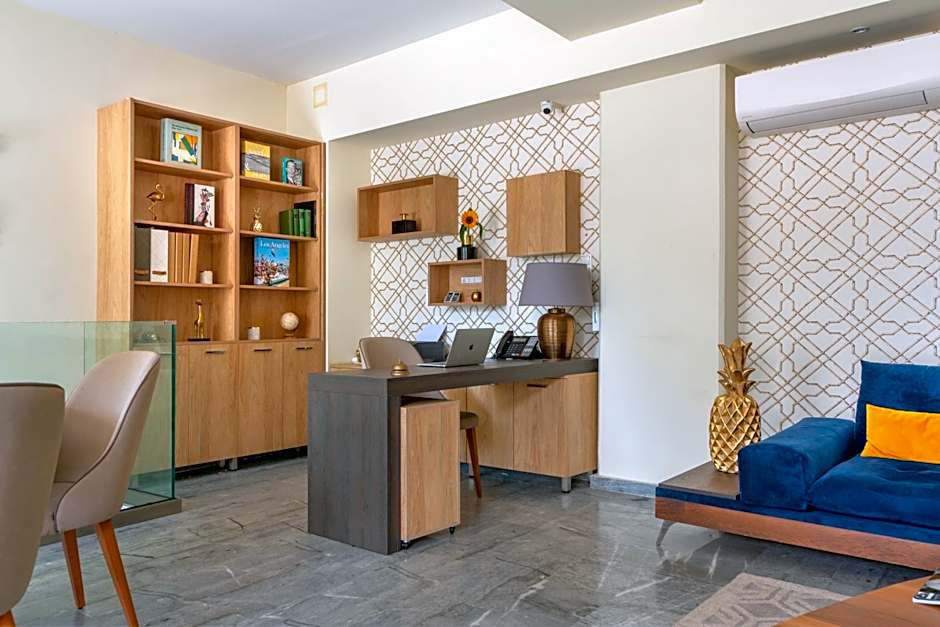 Maison 66, Riviera Hotels