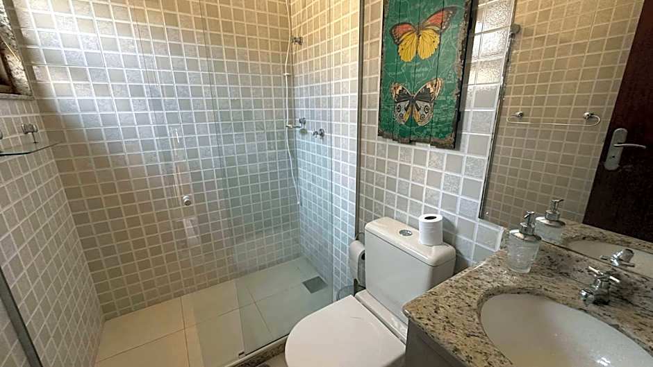 Spacious house for up to 19 people, 5 minutes from the beach.