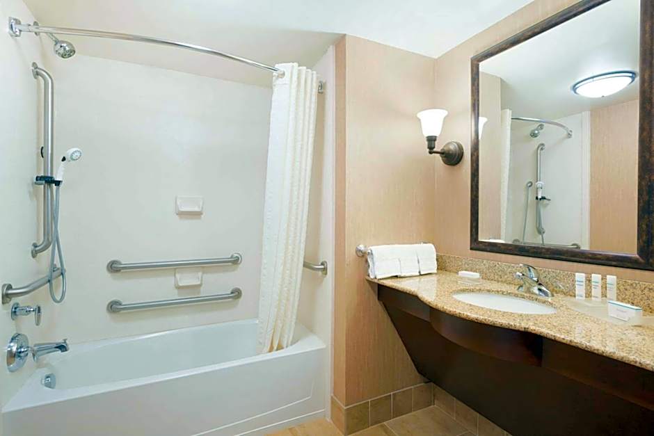Homewood Suites by Hilton Minneapolis-StLouis Park at West