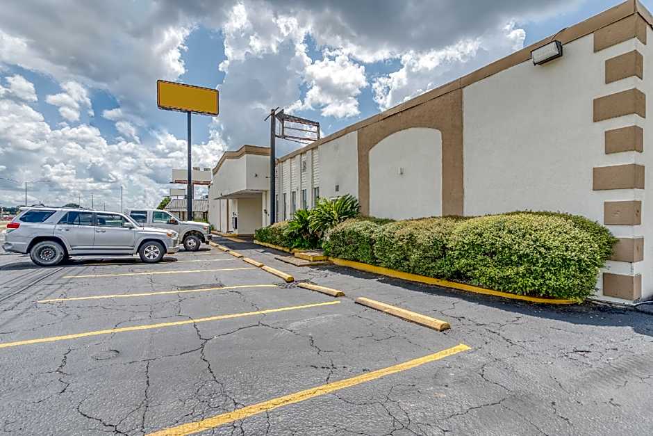 OYO Hotel Alexandria LA- Hwy 165