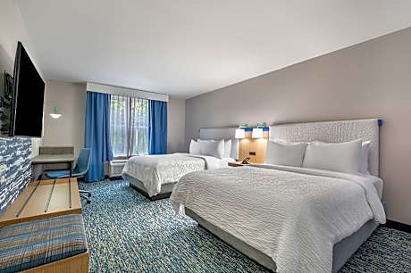 Two Queen Beds