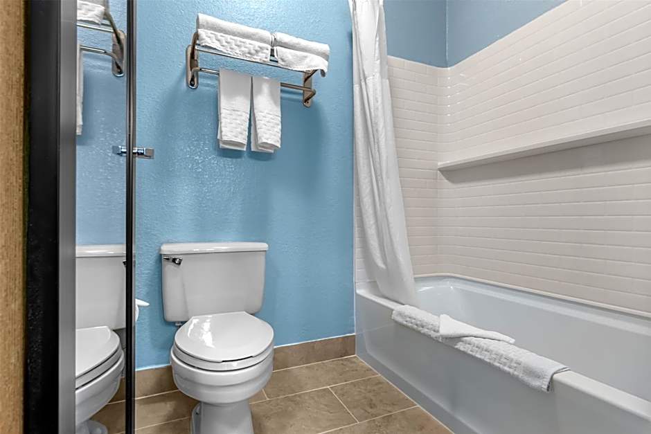 Best Western Teal Lake Inn