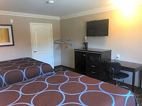 Deluxe Queen Room with Two Queen Beds -Disability Access - Non-Smoking