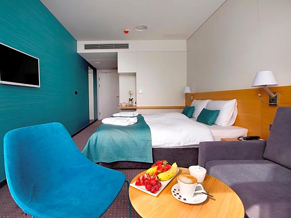 Regatta Hotel Restauracja Spa